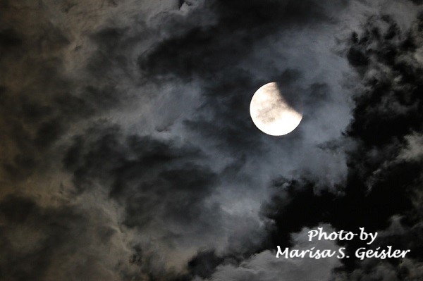 moon-eclipse-clouds-msg